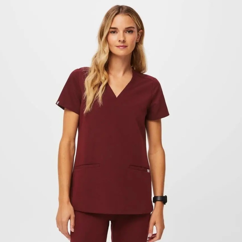Figs | Casma Three Pocket Scrub Top | Maroon | Sz XXS